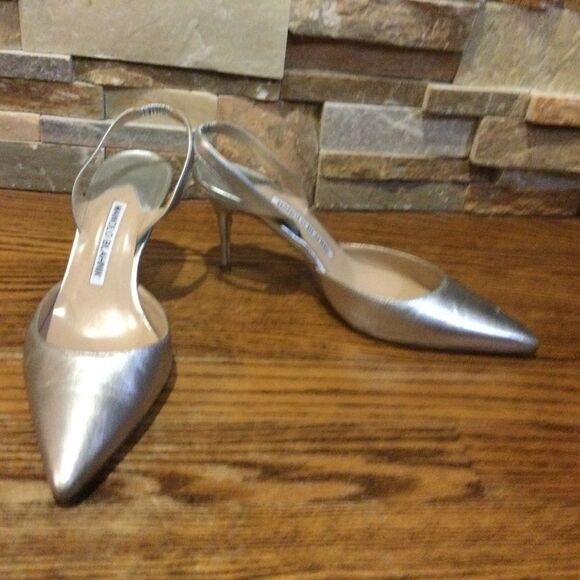 MANOLO BLAHNIK CAROLYNE 70 Silver Nappa Leather Slingback Pumps - Picture 5 of 9